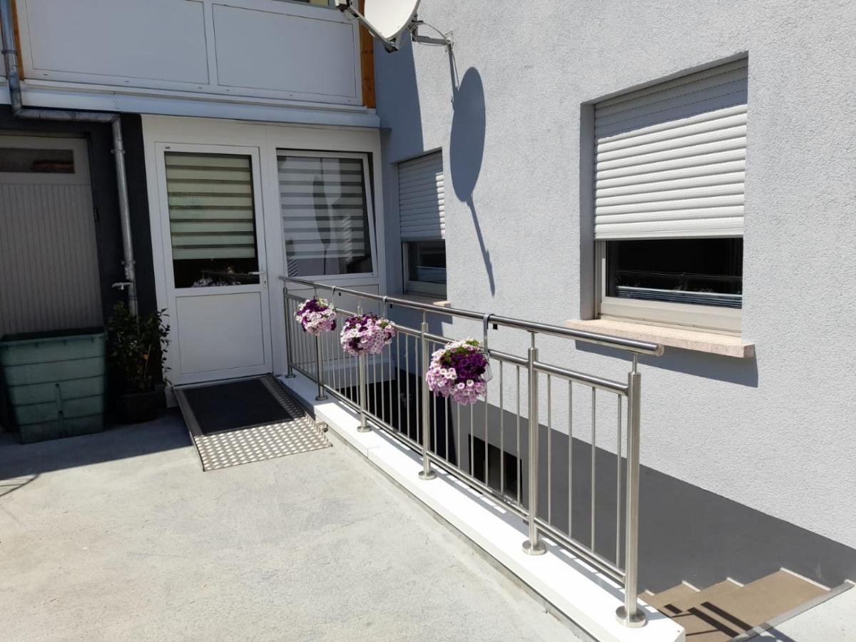 泽汀恩拉蒂Haus Monika公寓 外观 照片